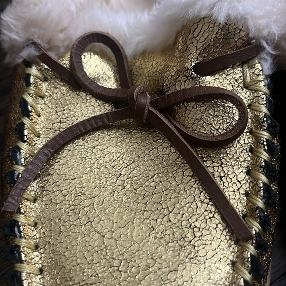 J.CREW women’s 10 gold bow slippers - Picture 3 of 4